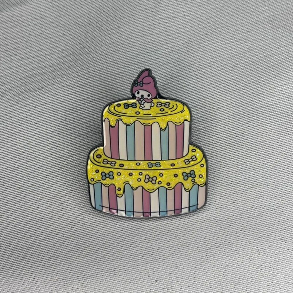 My Melody Sanrio Enamel Pin - Two-Tier Cake Design, Glittery Yellow Icing 2023